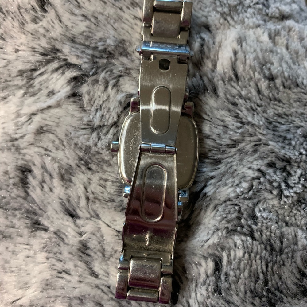 Watch - Picture 3 of 3